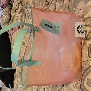 Clinique Sunny Day Staples tote